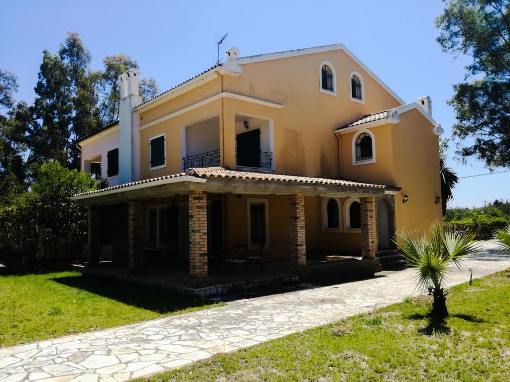 Antonia Beachfront Villa Lefkímmi Exterior foto